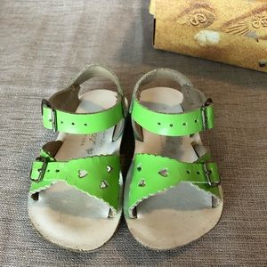Sun San saltwater lime green sweetheart sandals